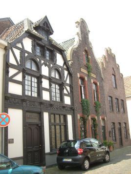 Goch : Roggenstraße, Langenberghaus im Bild links